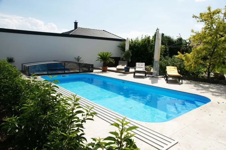 Installer piscine avec nage à contre courant dans résidence secondaire, Cornillon, KAZAN